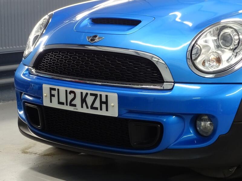 MINI HATCH