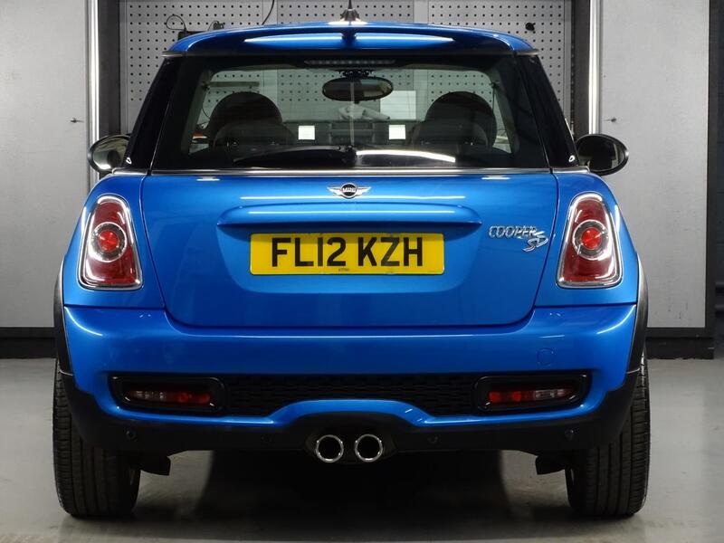 MINI HATCH