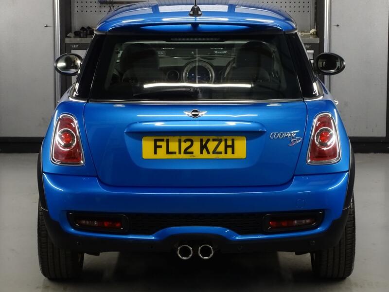 MINI HATCH