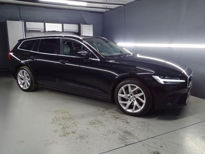 View VOLVO V60 2.0 Momentum D3