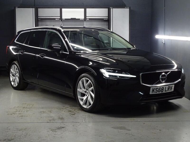 View VOLVO V60 2.0 Momentum D3