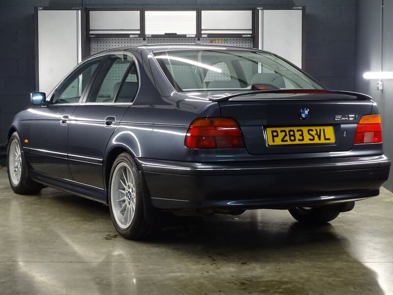 BMW 5 SERIES