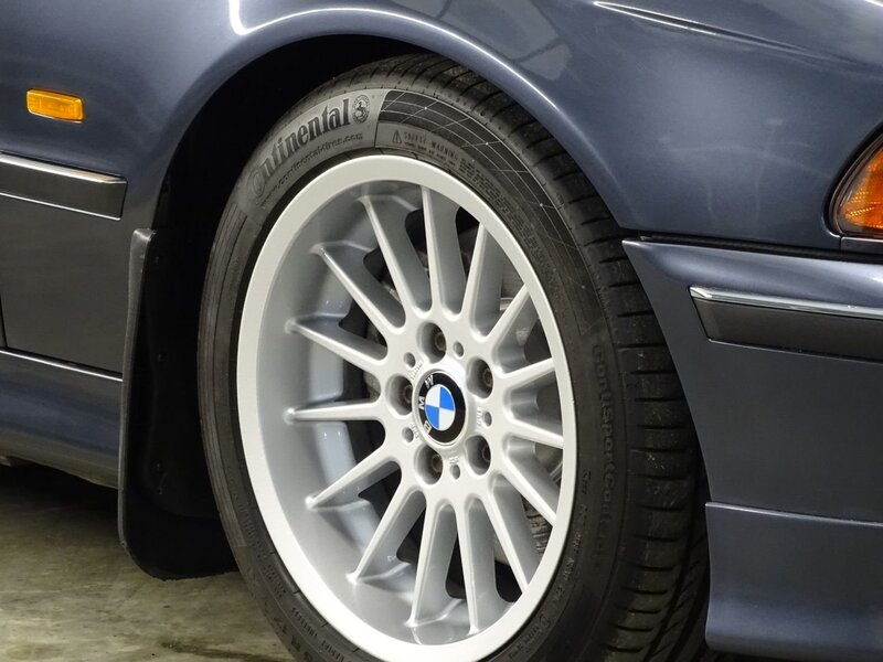BMW 5 SERIES