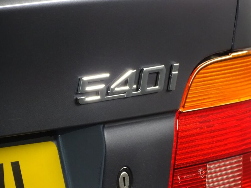BMW 5 SERIES