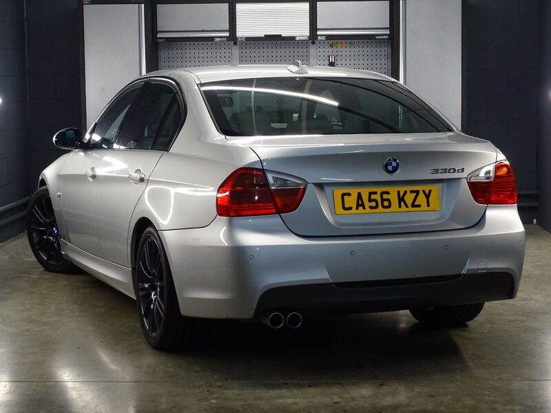 BMW 3 SERIES