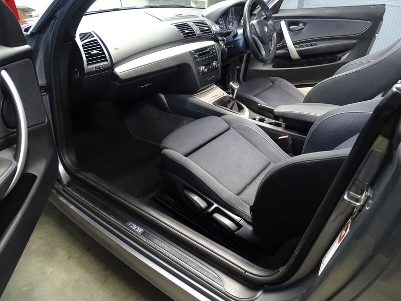 BMW 1 SERIES