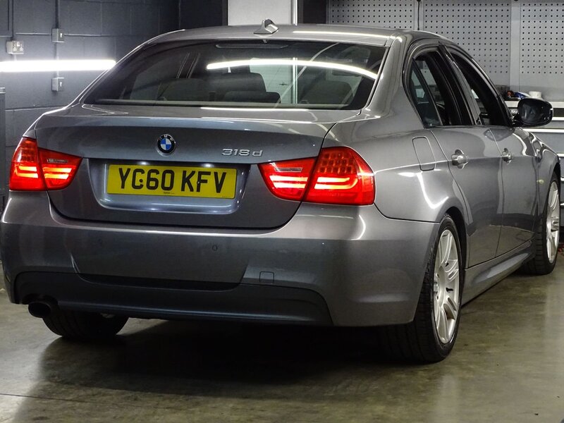 BMW 3 SERIES