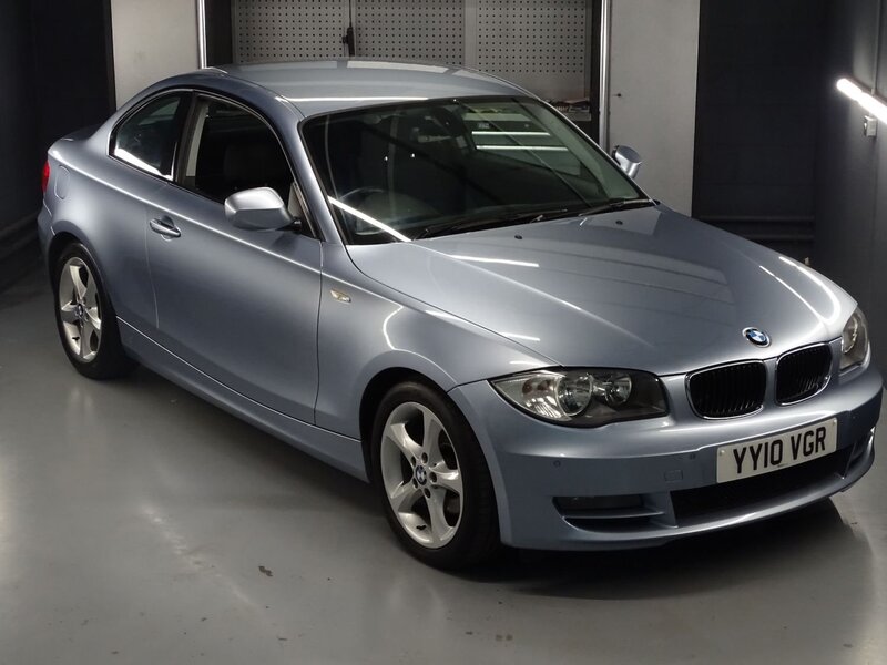 View BMW 1 SERIES 118D SPORT