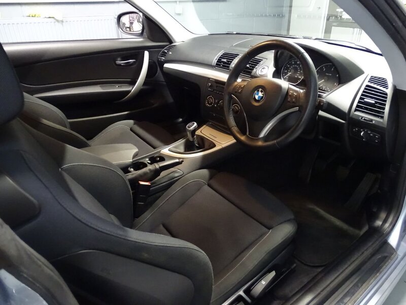 BMW 1 SERIES