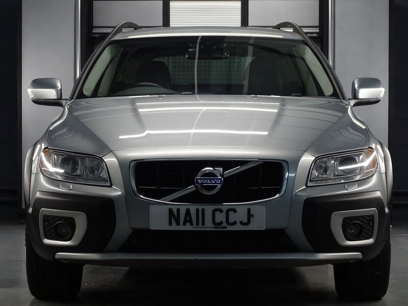 View VOLVO XC70 D5 SE LUX AWD