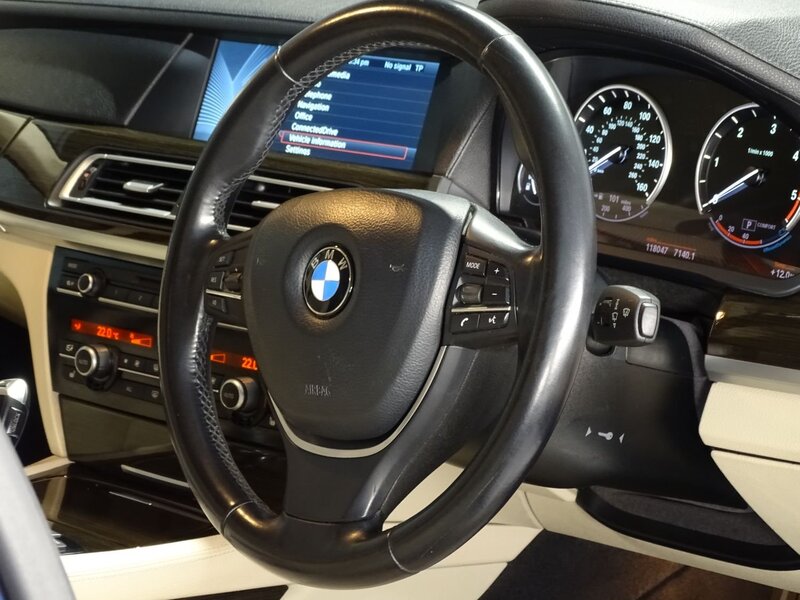 BMW 7 SERIES