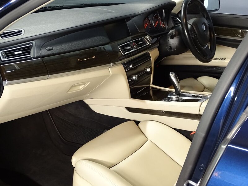 BMW 7 SERIES