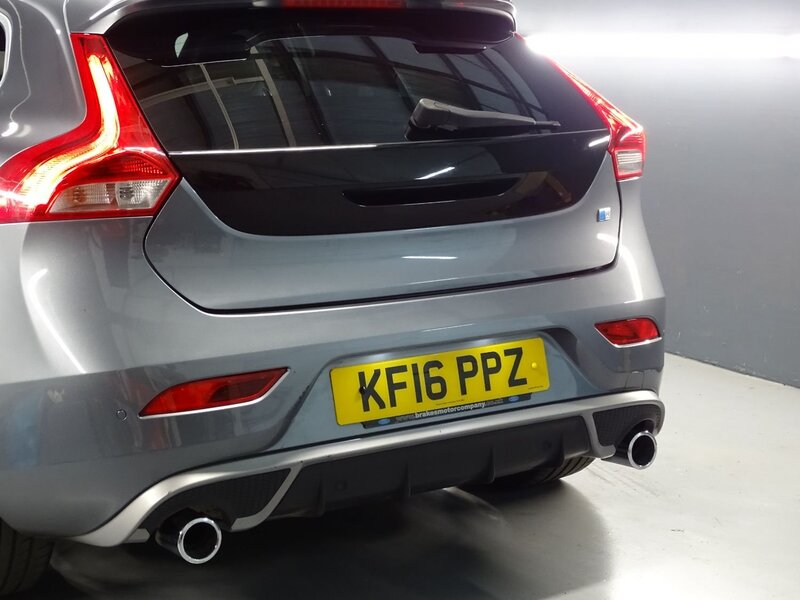 VOLVO V40