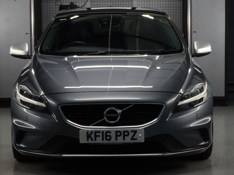 VOLVO V40