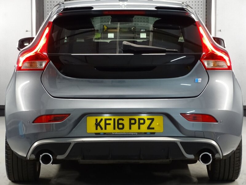 VOLVO V40